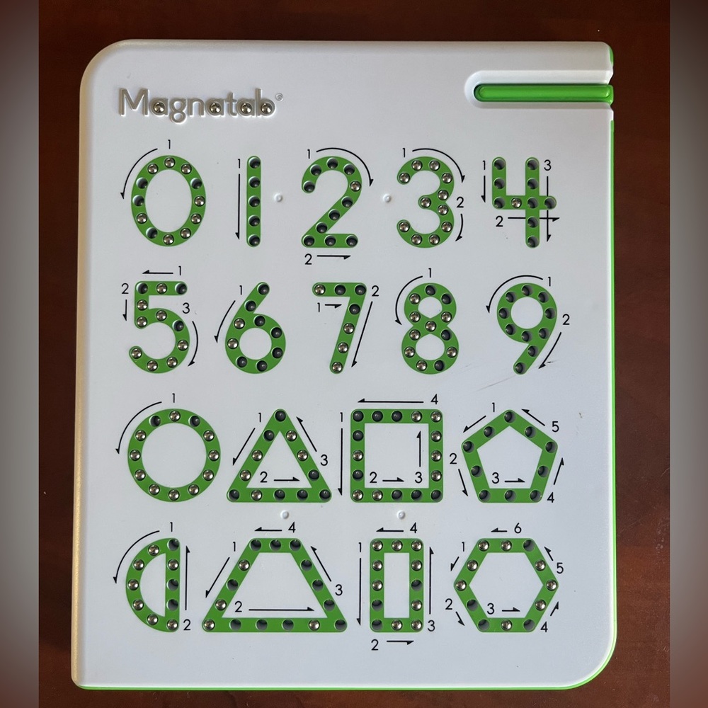 Magnatab toy numbers and shapes